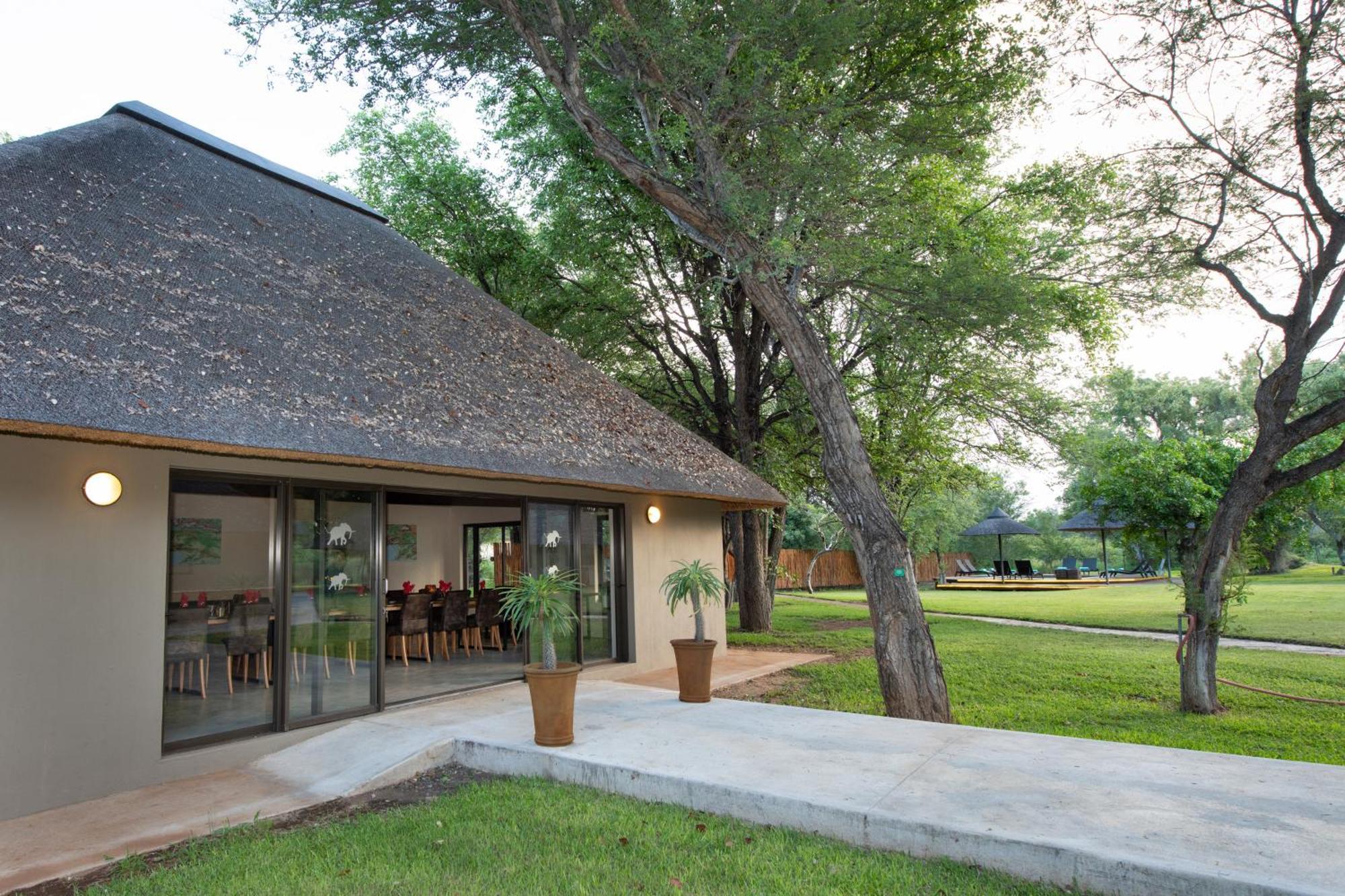 שמורת טבע קלאזירי Senalala Safari Lodge מראה חיצוני תמונה